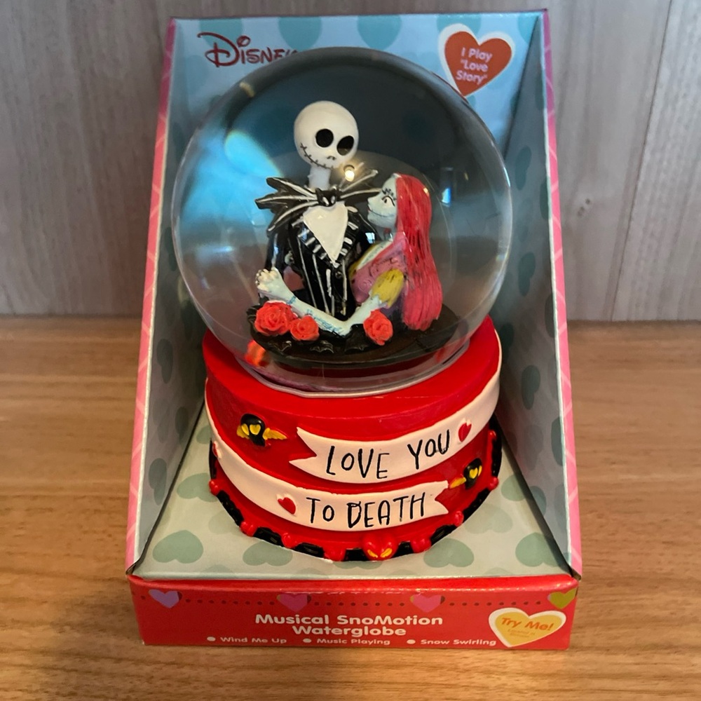 DISNEY NIGHTMARE BEFORE CHRISTMAS MUSICAL SNOMOTION WATERGLOBE VALENTINES 2026